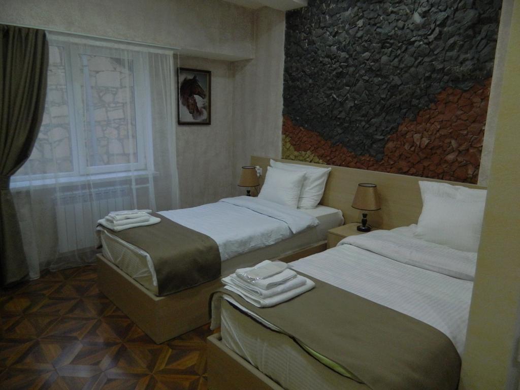 Gayane Hotel อาลาแวร์ดิ ภายนอก รูปภาพ