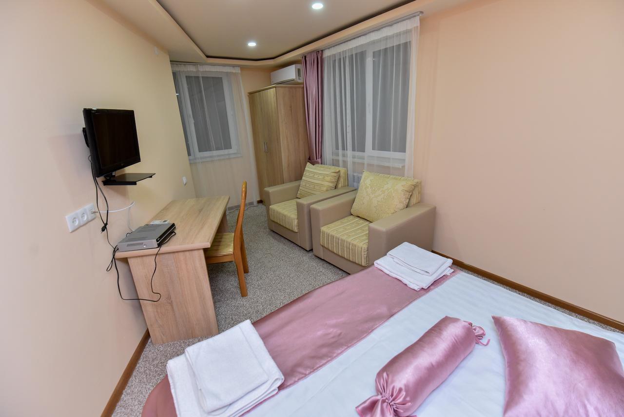 Gayane Hotel อาลาแวร์ดิ ภายนอก รูปภาพ