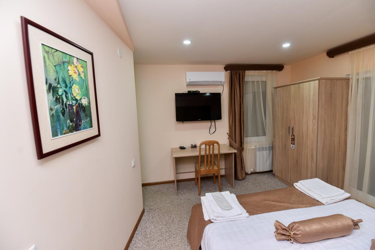 Gayane Hotel อาลาแวร์ดิ ภายนอก รูปภาพ