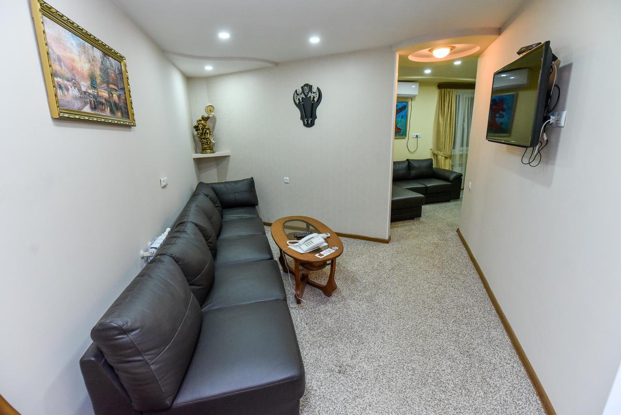 Gayane Hotel อาลาแวร์ดิ ภายนอก รูปภาพ